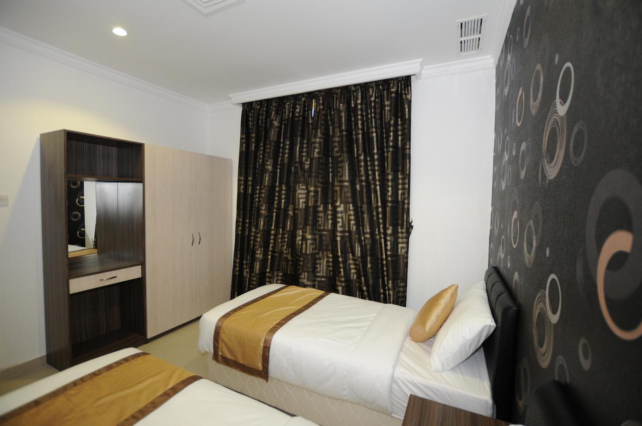 Al Muhanna Plaza Luxury Apartments Kuwait City ภายนอก รูปภาพ