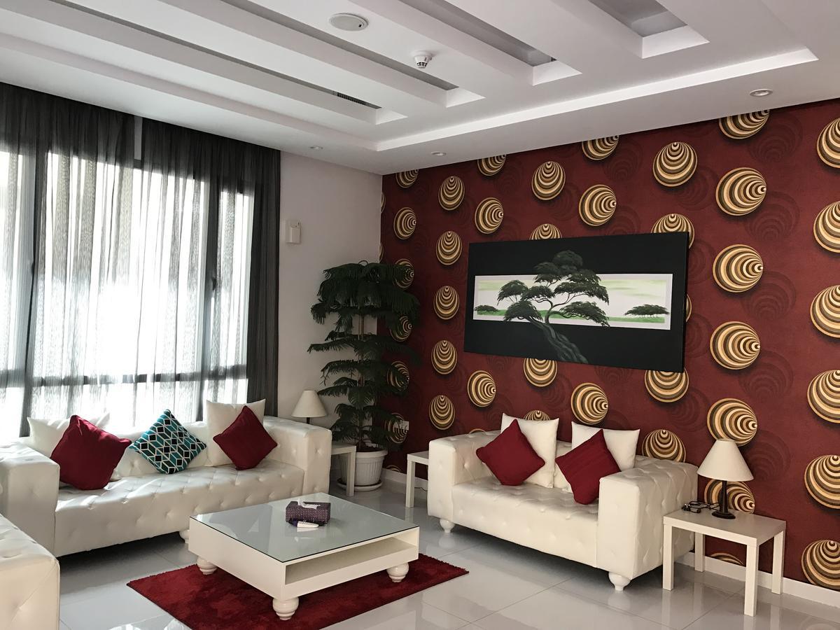 Al Muhanna Plaza Luxury Apartments Kuwait City ภายนอก รูปภาพ