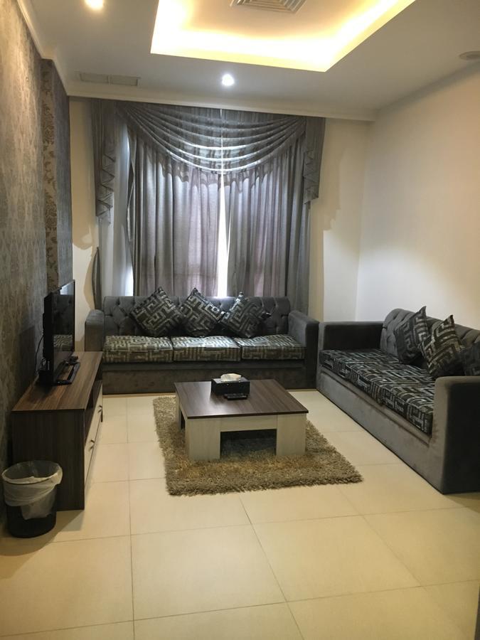 Al Muhanna Plaza Luxury Apartments Kuwait City ภายนอก รูปภาพ