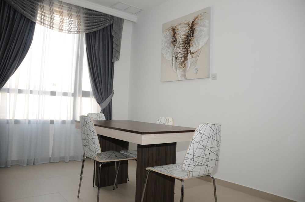 Al Muhanna Plaza Luxury Apartments Kuwait City ภายนอก รูปภาพ